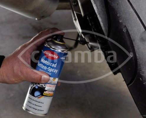 Caramba Motorrad Kettenspray zum Schutz gegen Verschleiß, Längung und Korrosion